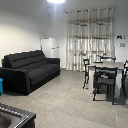 Nathouse Lägenhet Villafranca Tirrena Exteriör bild