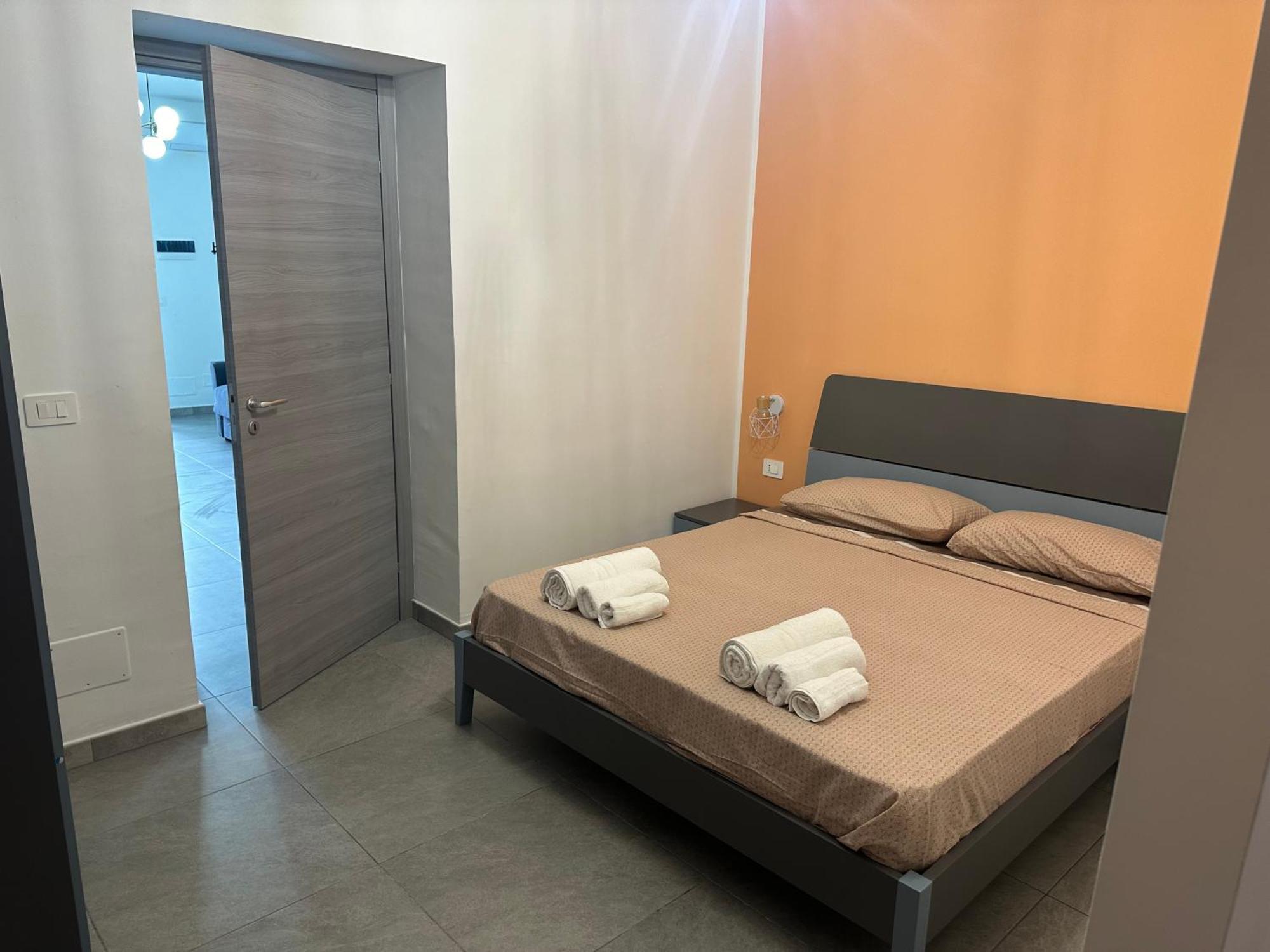 Nathouse Lägenhet Villafranca Tirrena Exteriör bild