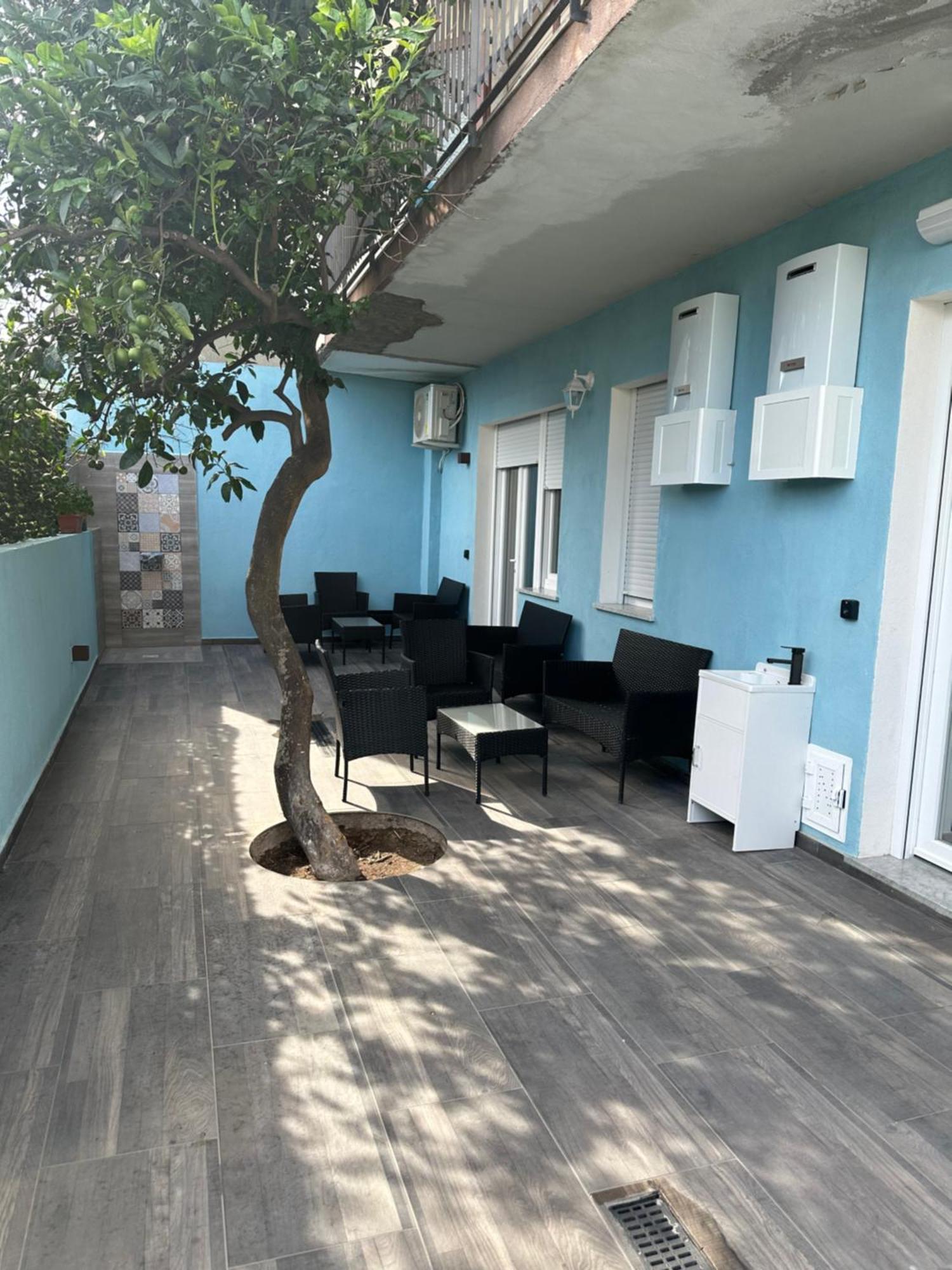 Nathouse Lägenhet Villafranca Tirrena Exteriör bild